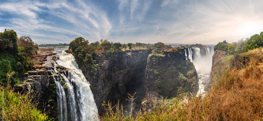 Fototapeta premium The great Victoria Falls (view from Zimbabwe side)