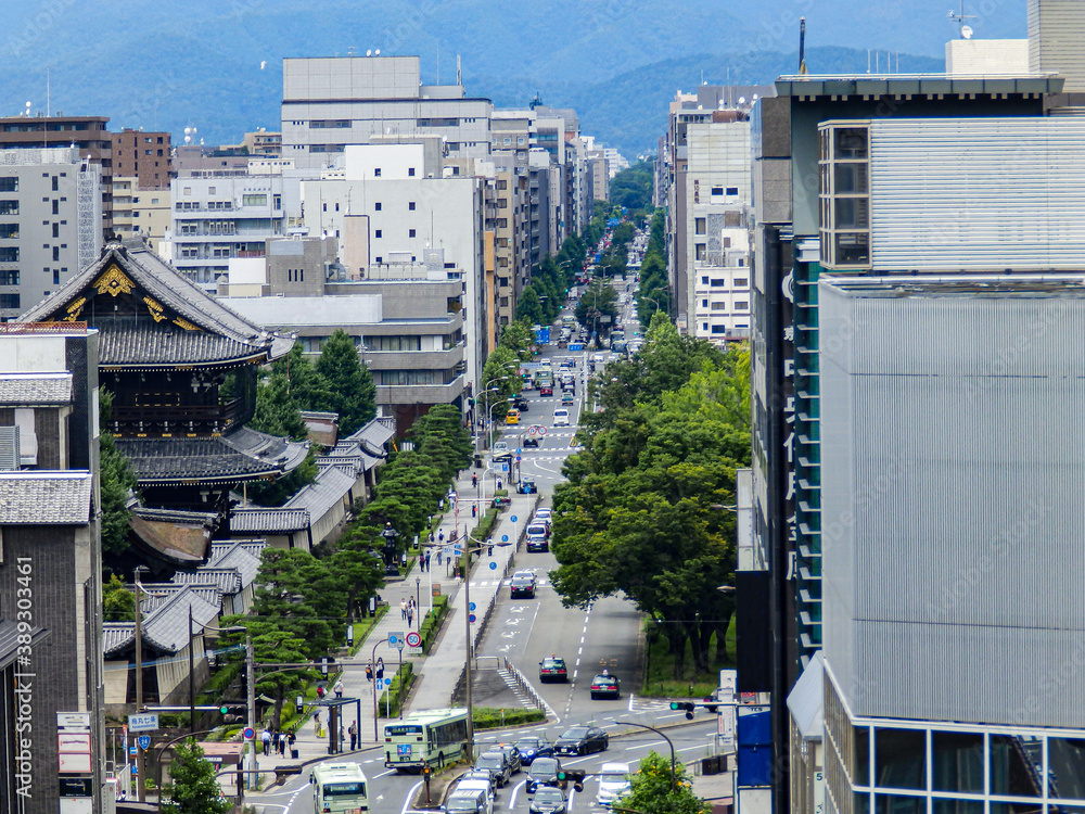 Naklejka premium 京都 烏丸通沿いに見える京都の風景