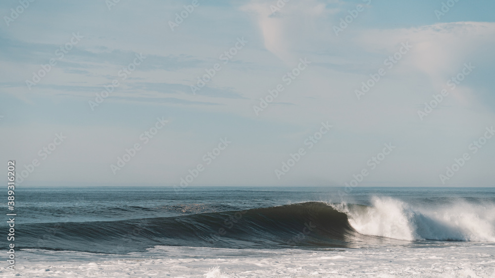 Fototapeta premium Atlantic Ocean waves blue sky 