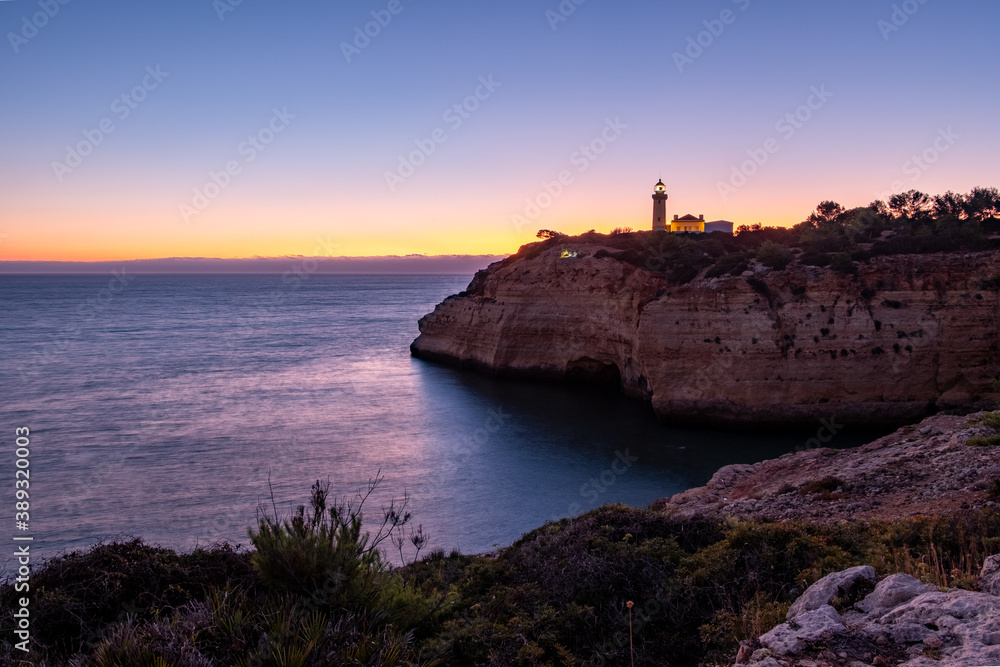 Portugal Algarve Küste Leuchtturm Blaue Stunde