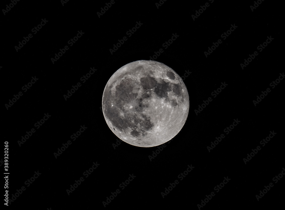 Obraz premium The Moon on October 31, 2020