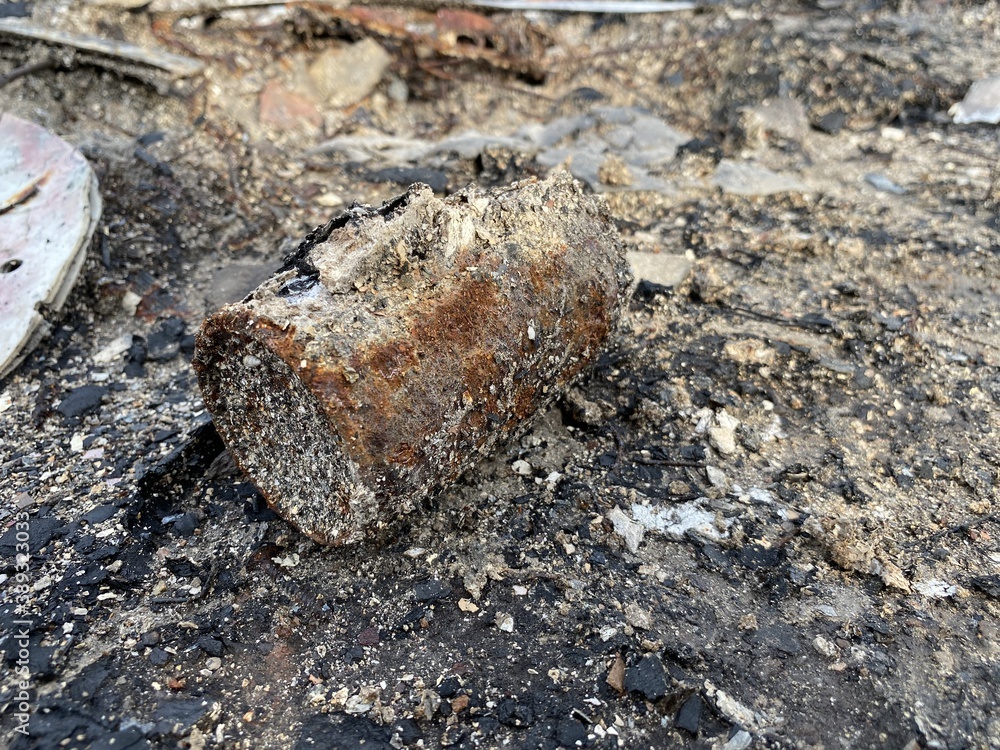 Fototapeta premium close up ash and can on the ground