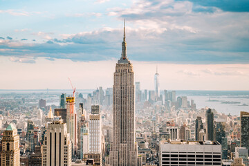 Wandcirkels Empire State Building Empire State Building onder blauwe hemel  © ReubenTeo