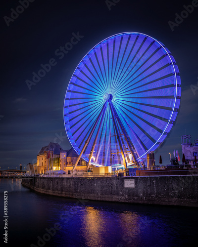 Riesenrad am Schokoladenmuseum Köln