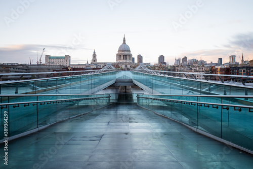 Saint Paul Cathedral from the ramp of the Millennium Bridge at dawn