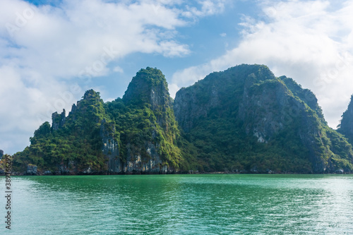 Beautiful landscape of Ha Long Bay, Vietnam © Stefano Zaccaria