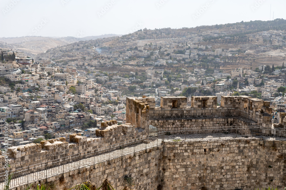 Obraz premium Fragment of the city wall near the Zion Gate in the old city of Jerusalem, Israel