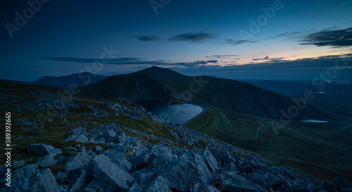Panoramic view of Elidir Fawr and Marchlyn Mawr after sunset in Snowdonia National Park © www.januszkurek.com