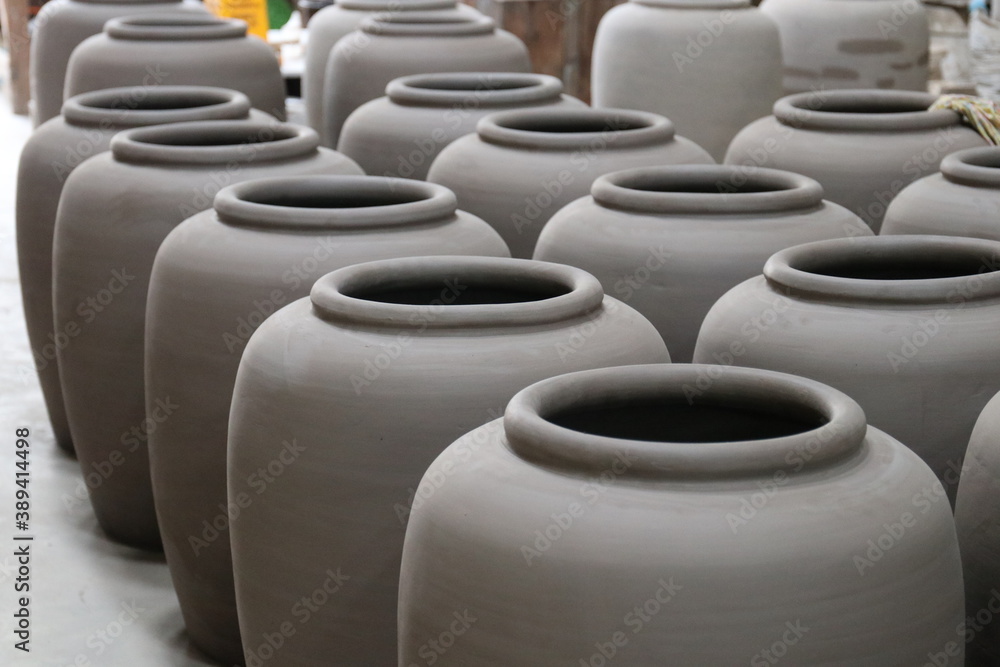 Obraz premium Earthenware before Heating , Jar Earthenware 