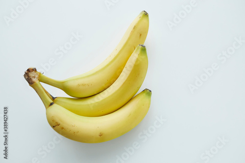 France, Paris, Banane sur fond blanc