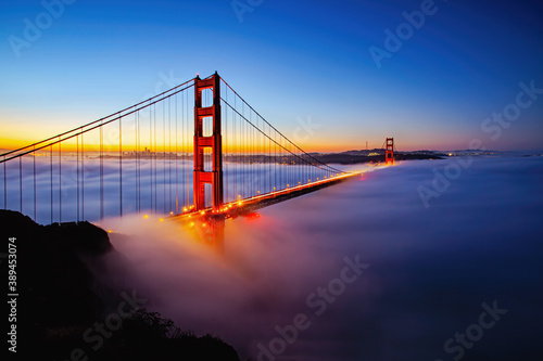 Fototapeta Naklejka Na Ścianę i Meble -  Low Fog Around Golden Gate Bridge