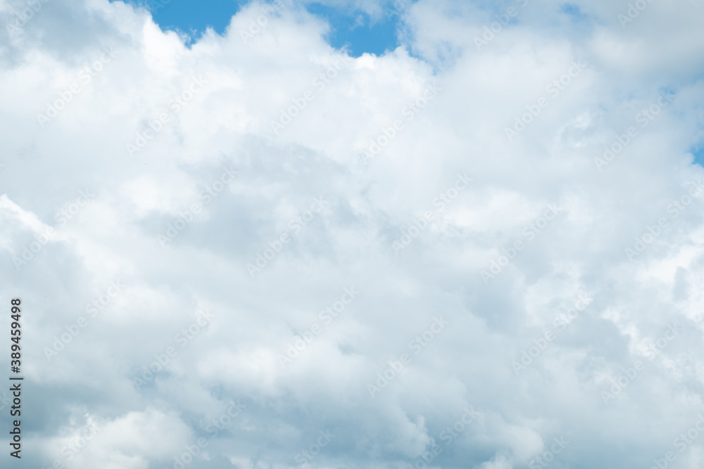 Obraz premium cloudy blue sky view sushine bright background