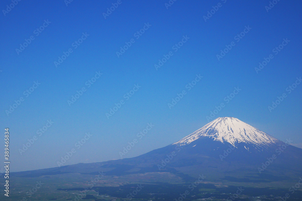 青空と富士山、日本