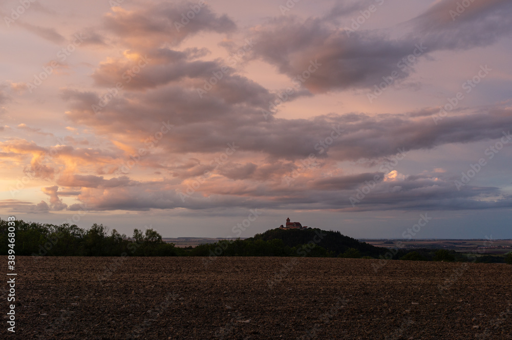 Fototapeta premium Landschaft der Drei gleichen im Herbst
