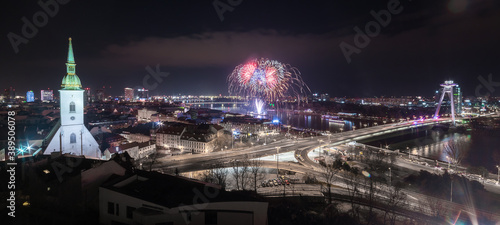 Obraz na płótnie New Year Celebration. Fireworks on Danube River in Bratislava, Slovakia. w salonie