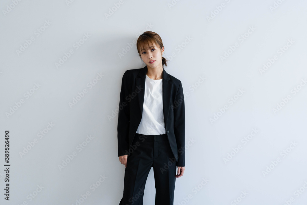 クールな女性 クールな女性