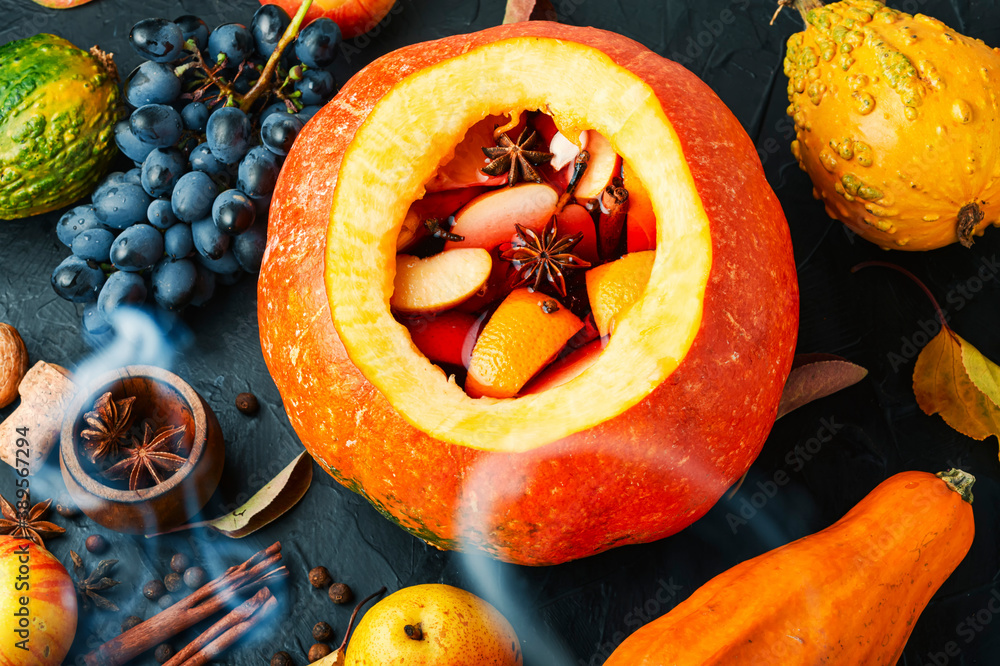Mulled wine in pumpkin Mulled wine in pumpkin