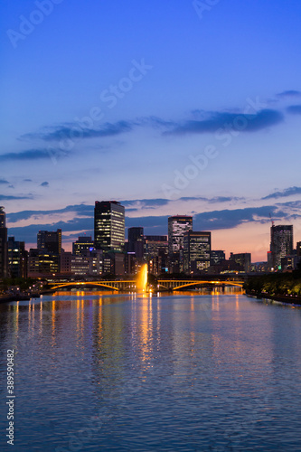 天満橋からの中之島夕景