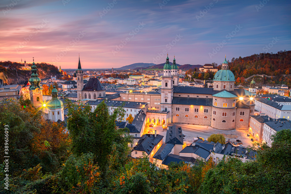 Naklejka premium Salzburg, Austria. Cityscape image of the Salzburg, Austria with Salzburg Cathedral during autumn sunset.