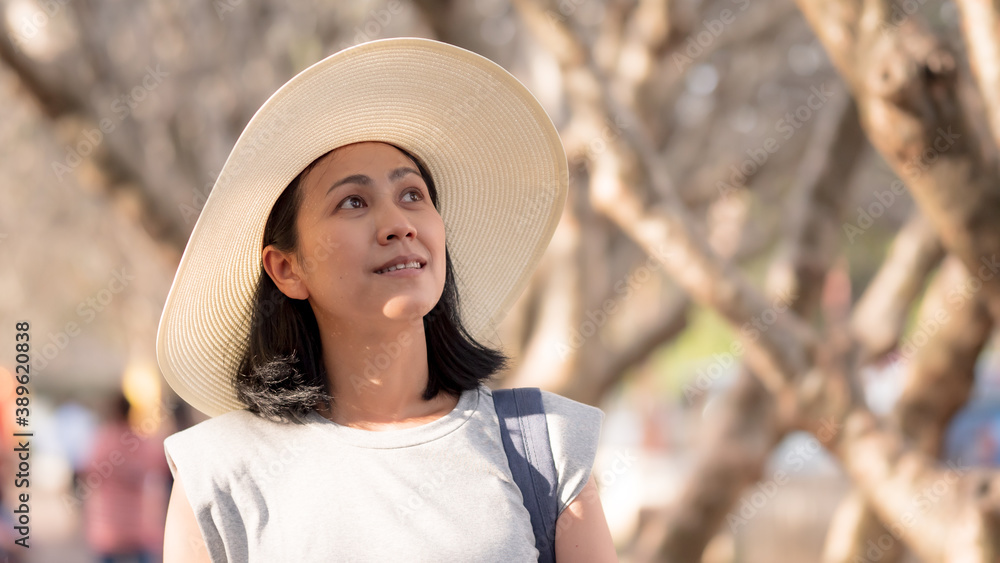 Obraz premium Portrait of Asia woman traveling in the Nan Province Thailand