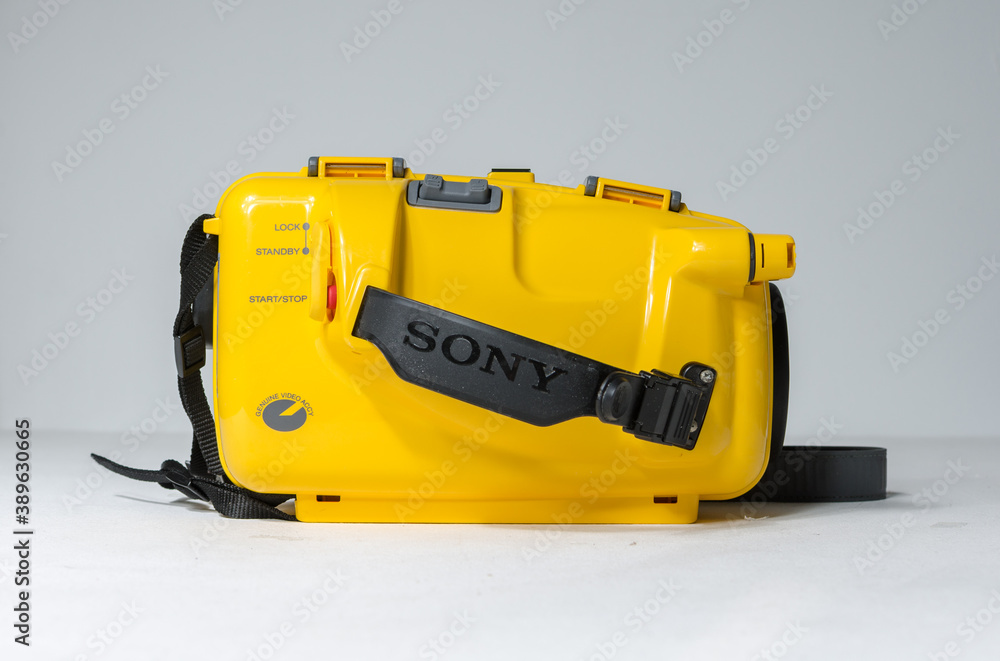 london, uk, 05/05/20202 A retro Sony SPK TRA Handycam 8mm Video 8 Splash  Proof Sports Housing Pack. Underwater diving videography camera housing.  Waterproof photography. Stock Photo | Adobe Stock
