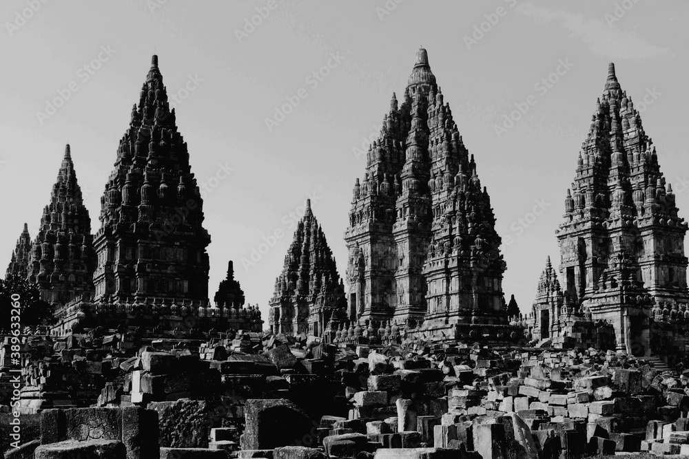 temple in black and white