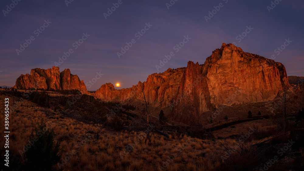 Smith Rock Oregon before sunrise with moon