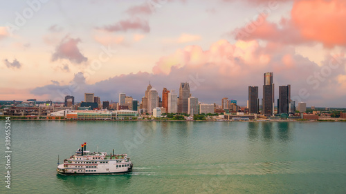 Cityscape of Detroit skyline in Michigan, USA at sunset © f11photo