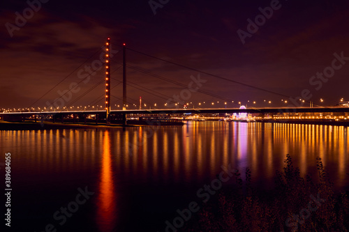 Düsseldorf Oberkasseler Brücke / Medienhafen © Markus Röhrich