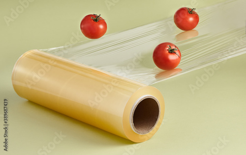 Quadro em tela Roll of transparent film for wrapping food