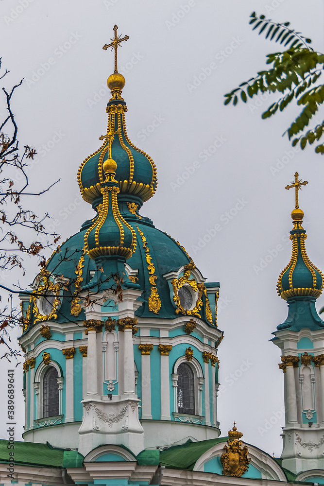 Obraz premium Baroque Saint Andrew's Church (or Cathedral of St. Andrew, 1754) located in city centre at Andriyivskyy Descent (Podil neighborhood) in Kyiv, Ukraine.