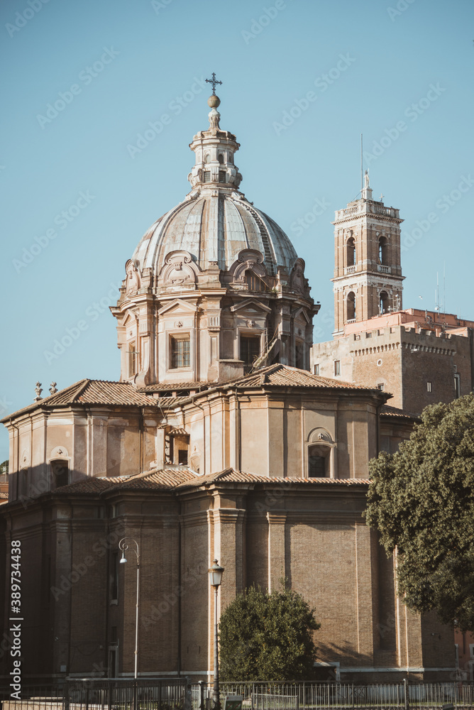 chiesa barocca di Santi Martina e Luca con Campidoglio sullo sfondo