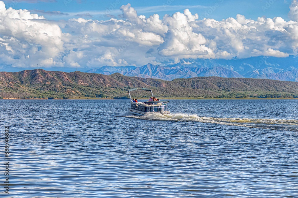 Obraz premium boat on the lake