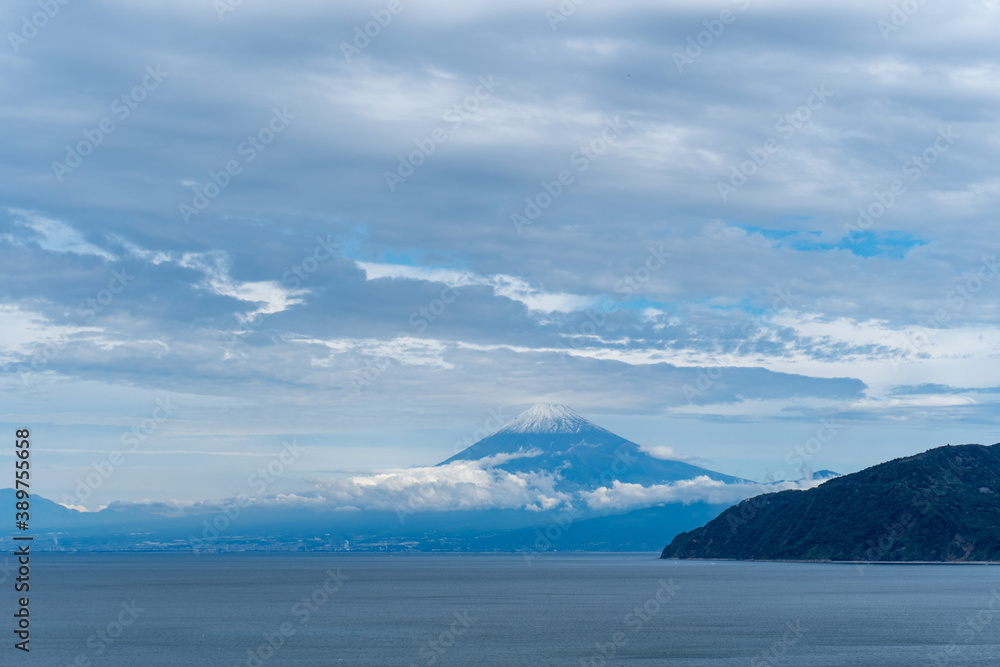 西伊豆から富士山を望む