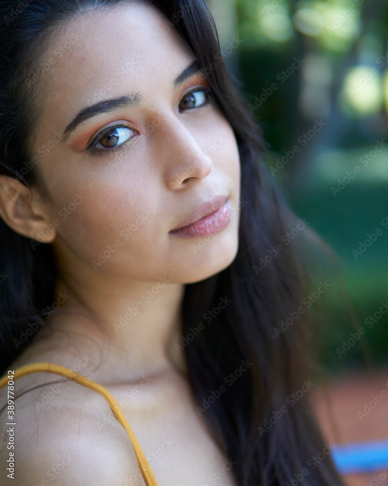 mujer mirada plano cerrado mujer mirada plano cerrado