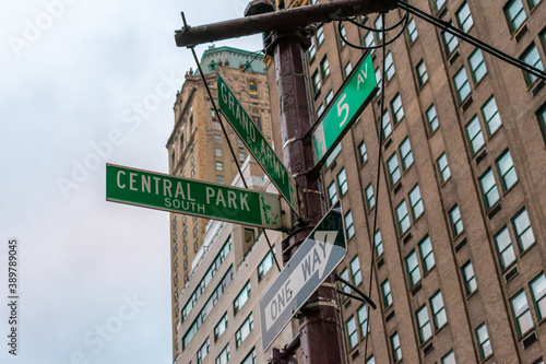 signs in the new york city