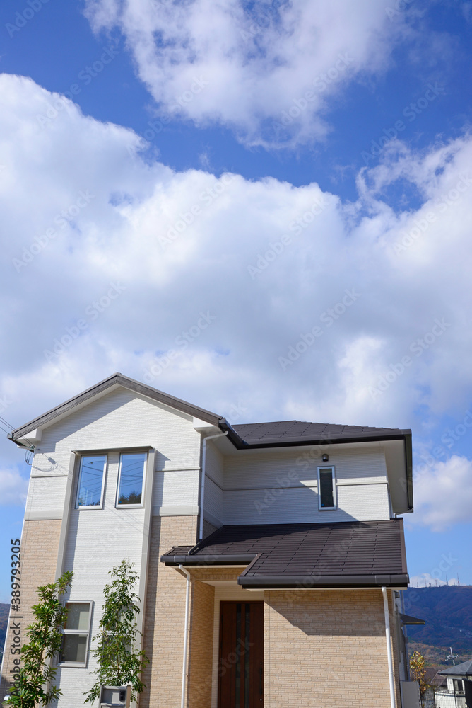 青空と一戸建て