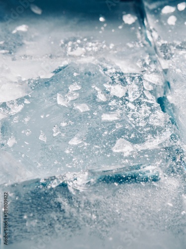 사각형 모양의 부서진 얼음배경   © james3035