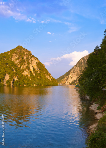 Fototapeta Naklejka Na Ścianę i Meble -  River Drina - national nature park in Serbia