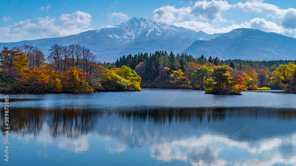 Obraz premium 鳥海山 紅葉