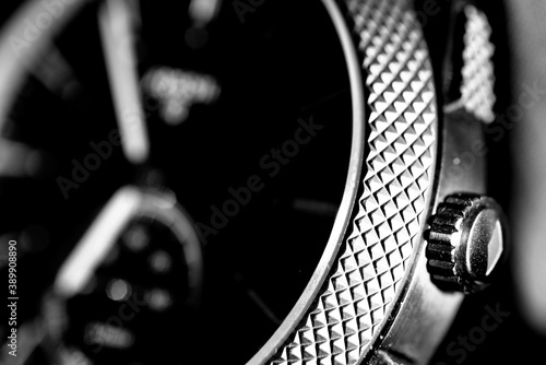 cadran de montre en acier noir et blanc photo