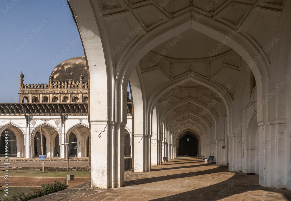 The Jama Masjid of Bijapur Mosque in the Indian state of Karnataka is one of the largest mosques in South India.
