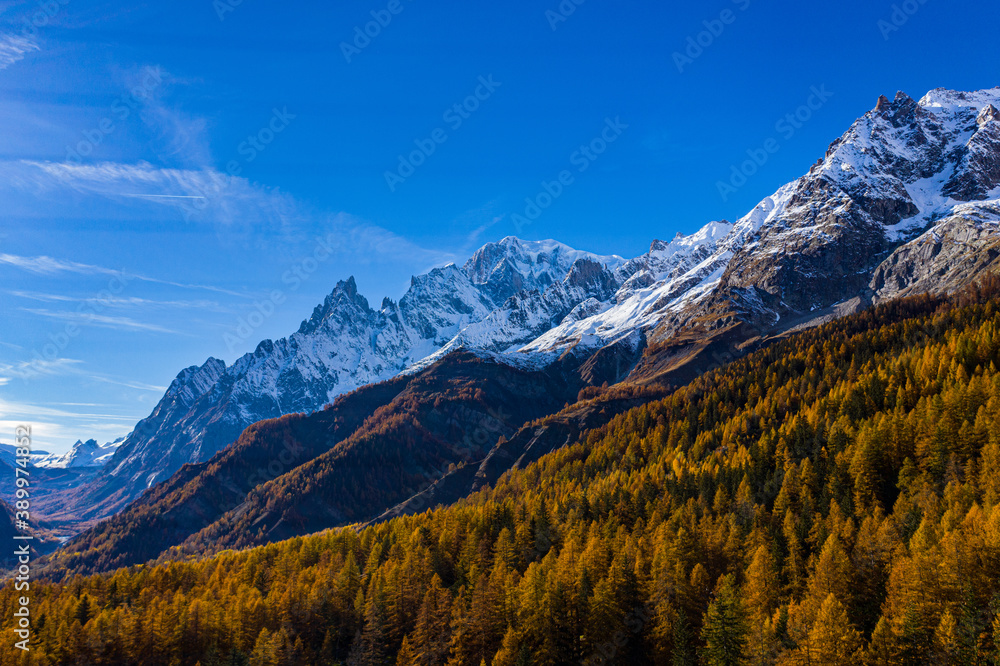 Panorama Autunnale Valle D'Aosta Monte Bianco Panorama Autunnale Valle D'Aosta Monte Bianco