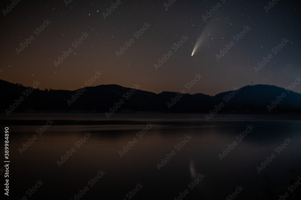 Kometa C/2020 F3 NEOWISE nad Soliną, Bieszczady, Polska