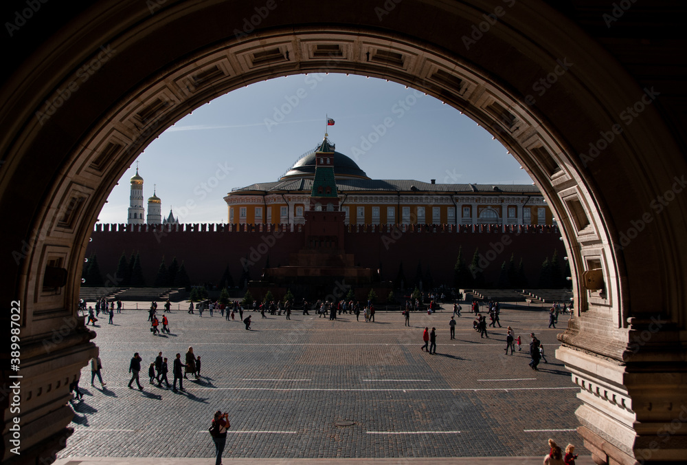 Obraz premium Red square, Moscow, Russia October 4, 2020:View from the arch to Red Square