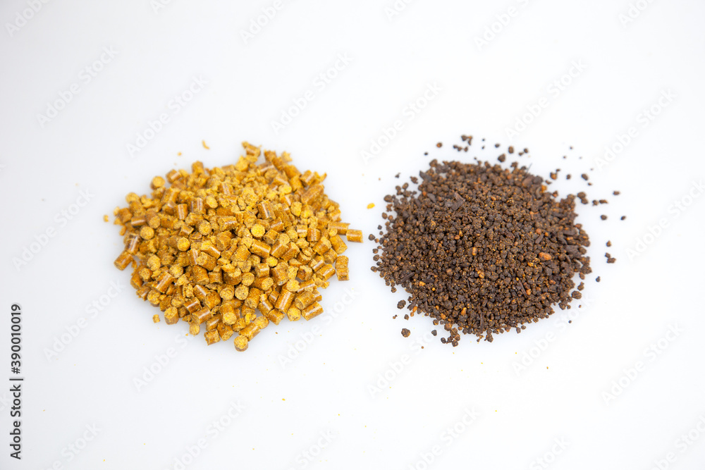 A comparison between a pelletized Corn Gluten Meal vs a granulated Corn Gluten Meal (with added compost) in non-toxic, natural lawn care as a pre-emergent to weeds