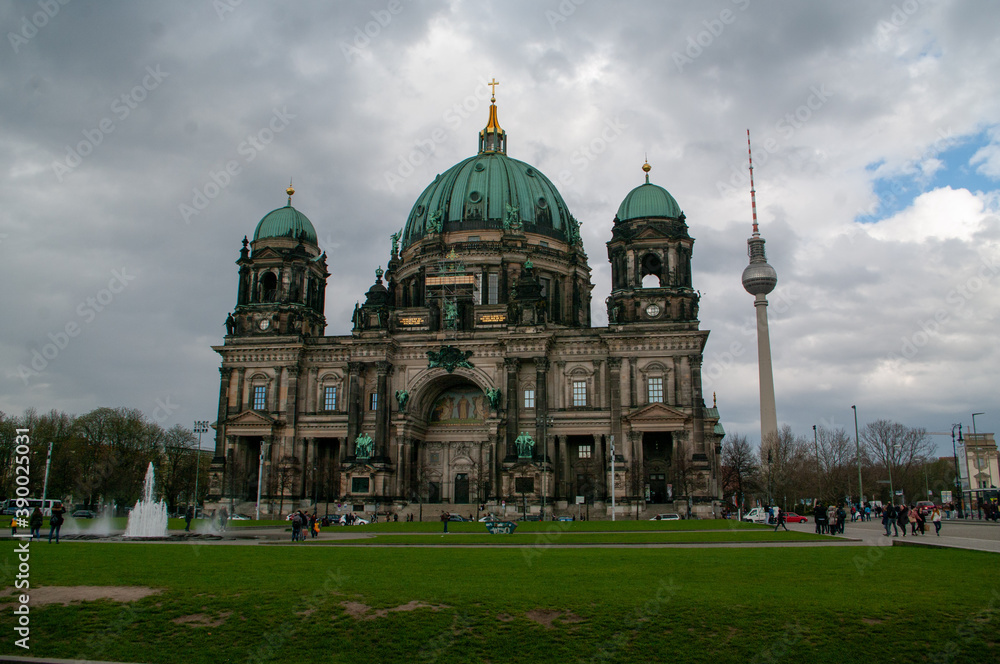 Discovering the city and the museums of Berlin, a reconstructed city.