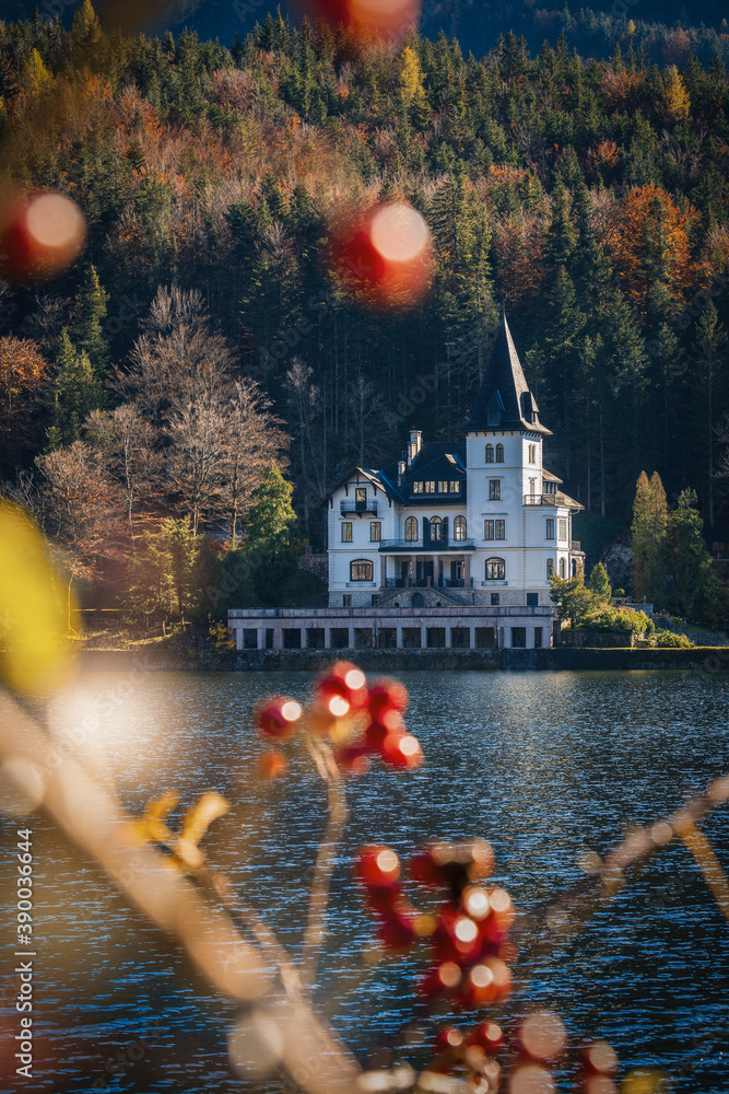 Φωτογραφία Villa Castiglioni am Grundlsee, Steiermark, Österreich - im Herbst