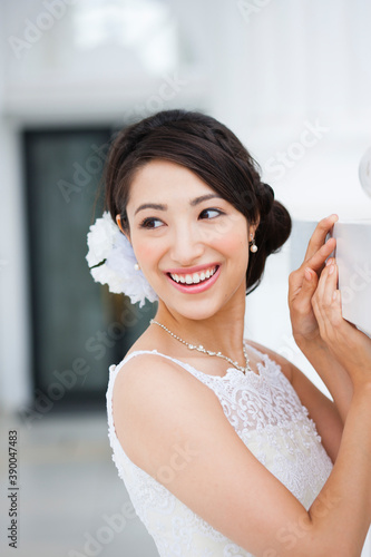笑顔の新婦 Free Download 笑顔の新婦 - GFXLoad
