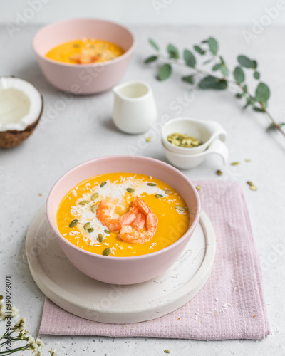 Pumpkin soup with shrimps and coconut milk